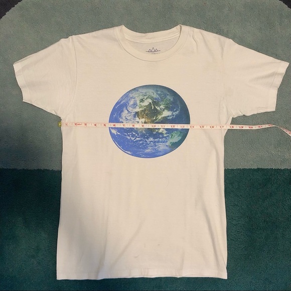 * sold* EARTH T-SHIRT - Picture 2 of 5